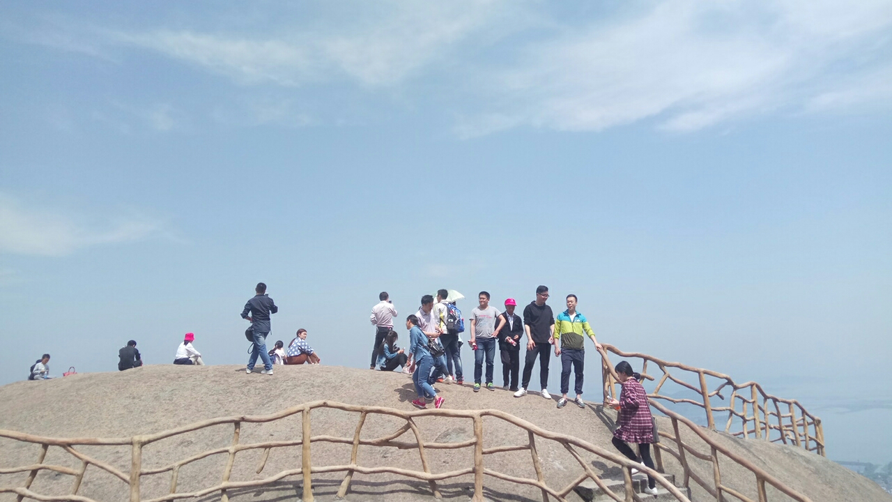 九州酷游装饰巨石山两日游之登山游览巨石山